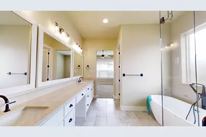 2405 Vineyard Drive, Granbury, TX 76048 - Photo 18