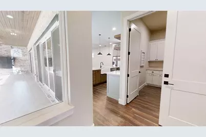 2405 Vineyard Drive, Granbury, TX 76048 - Photo 2
