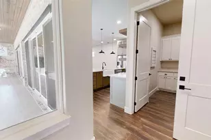 2405 Vineyard Dr, Granbury, TX 76048 - Photo 2