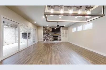 2405 Vineyard Drive, Granbury, TX 76048 - Photo 6