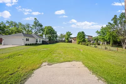 405 E Maple Street, Celina, TX 75009 - Photo 2