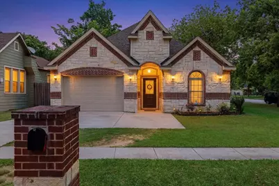 502 Ritchey Street, Gainesville, TX 76240 - Photo 1