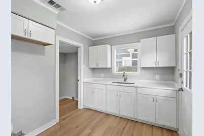 1717 Hemphill Drive, Dallas, TX 75216 - Photo 8