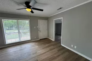 1717 Hemphill Dr, Dallas, TX 75216 - Photo 4