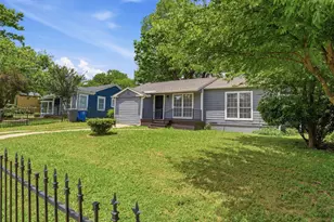 1717 Hemphill Dr, Dallas, TX 75216 - Photo 2