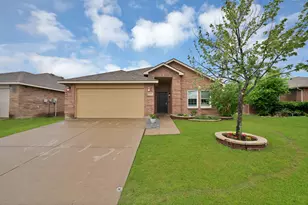 5705 Talons Crest Cir, Fort Worth, TX 76179 - Photo 2