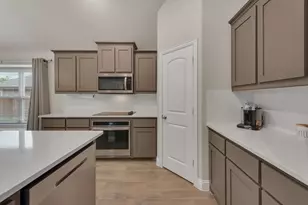 1418 Wagon Wheel Wy, Krum, TX 76249 - Photo 8