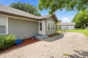 609 E Elm St, Hillsboro, TX 76645 - Photo 22