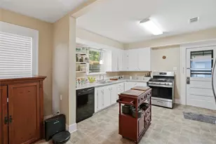 609 E Elm St, Hillsboro, TX 76645 - Photo 10