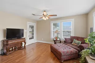 609 E Elm St, Hillsboro, TX 76645 - Photo 6