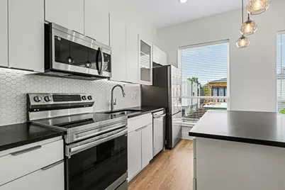 2217 N Fitzhugh Avenue #207, Dallas, TX 75204 - Photo 22