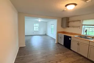927 W Baker St, Denison, TX 75020 - Photo 4