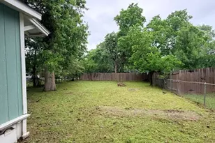 927 W Baker St, Denison, TX 75020 - Photo 14