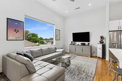 2611 Hondo Avenue #101, Dallas, TX 75219 - Photo 4