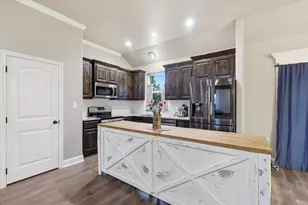 2118 Christine Dr, Granbury, TX 76048 - Photo 10