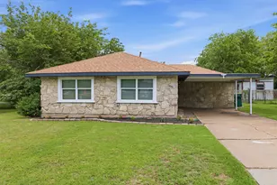 309 Kessler Dr, Granbury, TX 76048 - Photo 2
