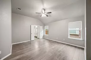 119 Lipan St, Greenville, TX 75402 - Photo 2