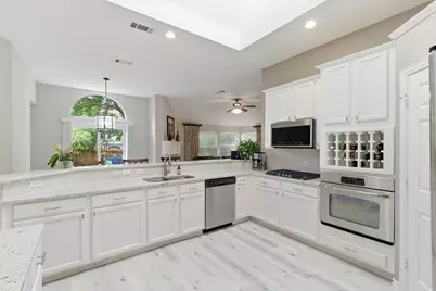 437 Crestview Point Drive, Lewisville, TX 75067 - Photo 8