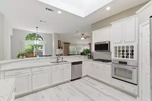 437 Crestview Point Dr, Lewisville, TX 75067 - Photo 8