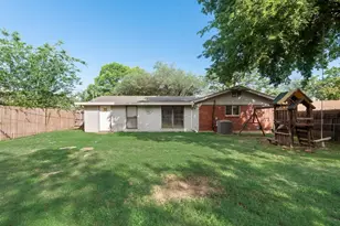 8857 Kate St, White Settlement, TX 76108 - Photo 32