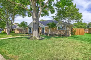 3916 Spring Hollow Dr, Carrollton, TX 75007 - Photo 2