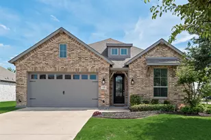 330 Windsor St, Waxahachie, TX 75165 - Photo 1