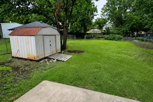 106 N 4th St, Crandall, TX 75114 - Photo 8