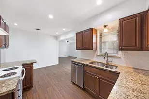 2717 Wesleyan Dr, Irving, TX 75062 - Photo 8