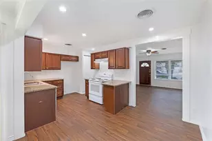 2717 Wesleyan Dr, Irving, TX 75062 - Photo 12