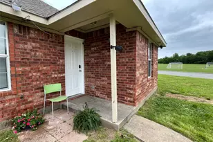 102 Lum Ln, Denison, TX 75020 - Photo 2