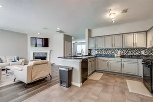 817 Pryor Dr, Arlington, TX 76001 - Photo 22