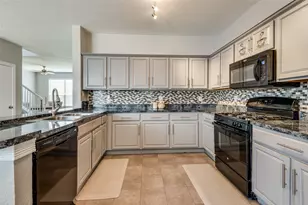 817 Pryor Dr, Arlington, TX 76001 - Photo 24
