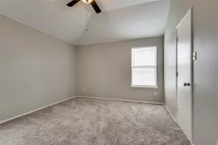817 Pryor Dr, Arlington, TX 76001 - Photo 14