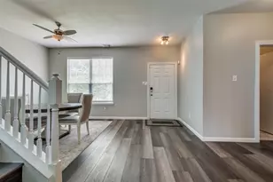817 Pryor Dr, Arlington, TX 76001 - Photo 10