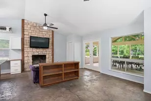 542 W Lake Dr, Weatherford, TX 76087 - Photo 6
