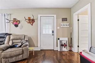 1092 W Frey St, Stephenville, TX 76401 - Photo 2