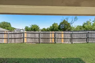 1019 Balkan Dr, Lancaster, TX 75134 - Photo 28