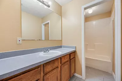 1019 Balkan Drive, Lancaster, TX 75134 - Photo 20