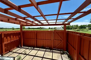 801 Kingdom Cir, Waxahachie, TX 75165 - Photo 14