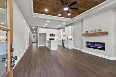 805 Arrowhead Court, Granbury, TX 76048 - Photo 8