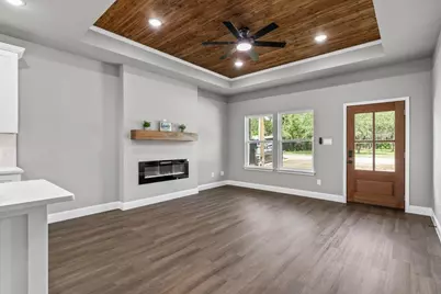 805 Arrowhead Court, Granbury, TX 76048 - Photo 2