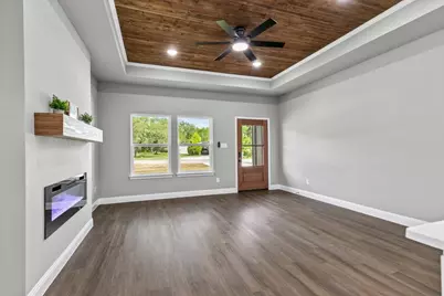 805 Arrowhead Court, Granbury, TX 76048 - Photo 10