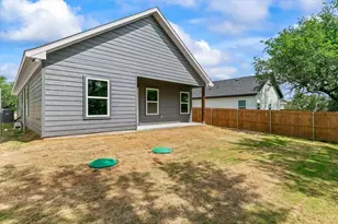 805 Arrowhead Ct, Granbury, TX 76048 - Photo 6