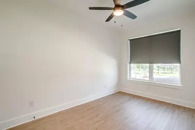2345 Benbrook Drive, Fort Worth, TX 76110 - Photo 4