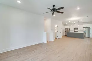 2345 Benbrook Dr, Fort Worth, TX 76110 - Photo 14