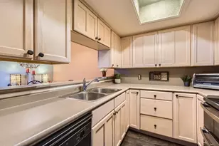 511 Towne House Ln, Richardson, TX 75081 - Photo 8