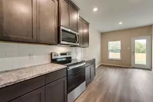 265 Honeysuckle Ln, Princeton, TX 75407 - Photo 4