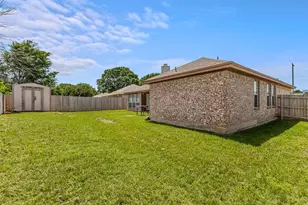 1012 High Crest Dr, Azle, TX 76020 - Photo 24