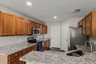1012 High Crest Dr, Azle, TX 76020 - Photo 6