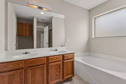 1012 High Crest Drive, Azle, TX 76020 - Photo 12